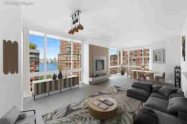 Listing photo 1 of 5