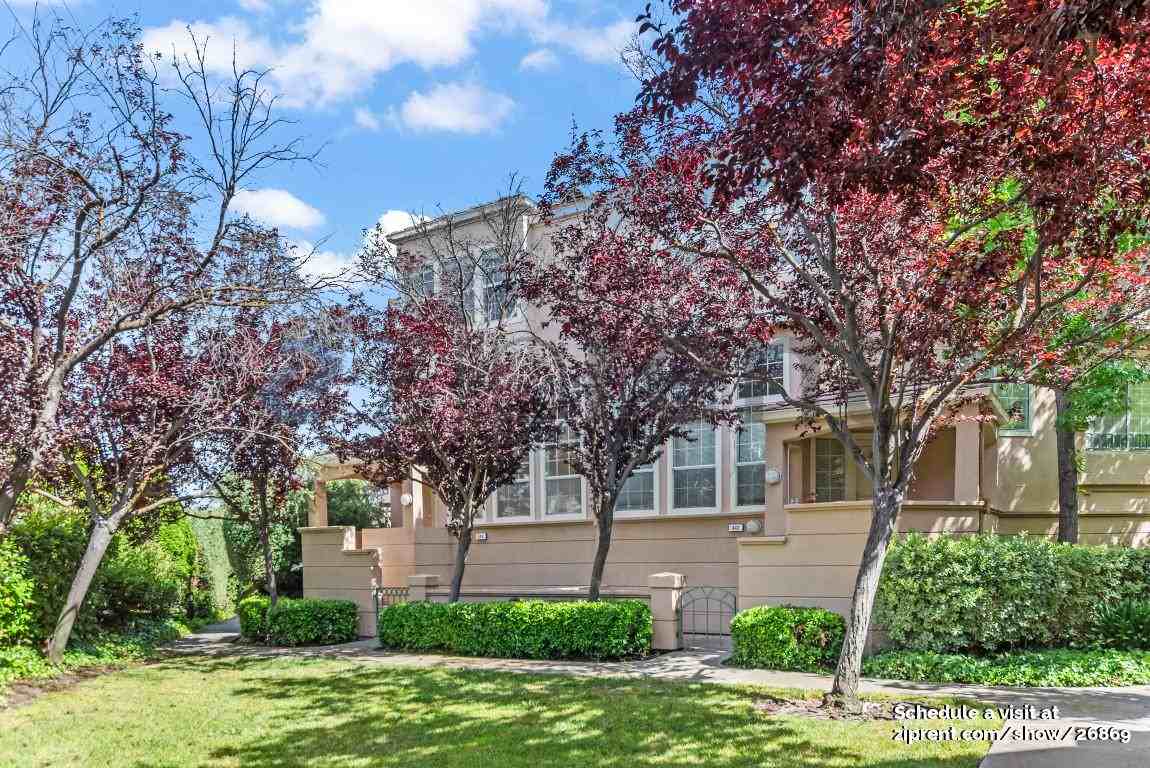 Listing photo 1 of 5
