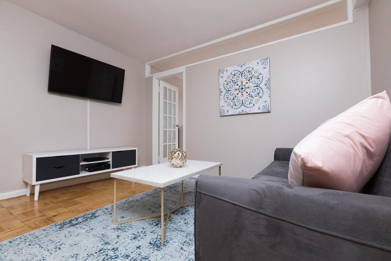 Listing photo 1 of 5