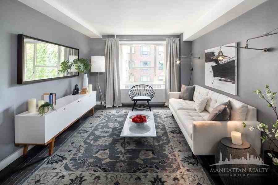 Listing photo 1 of 5