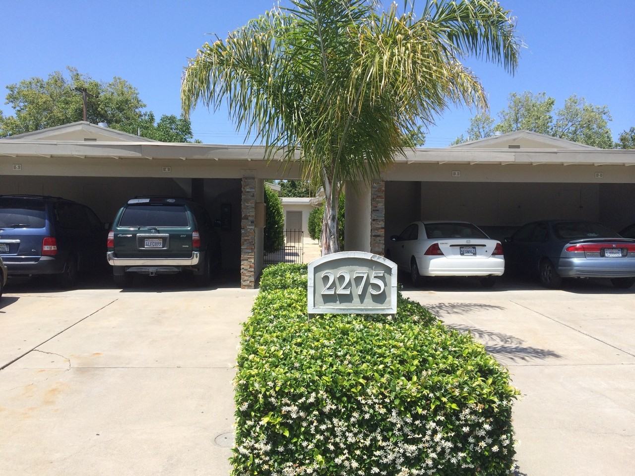 Listing photo 1 of 5