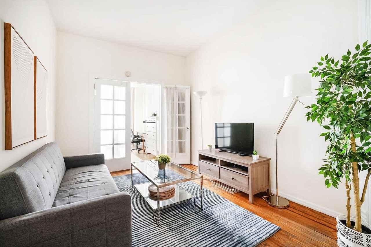 Listing photo 1 of 5