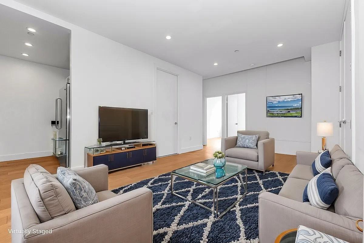 Listing photo 1 of 5