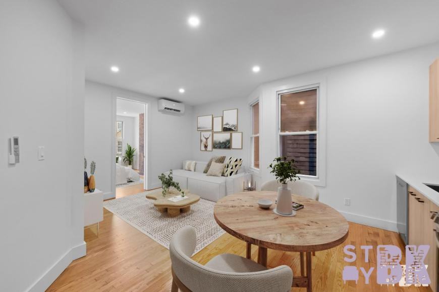 Listing photo 1 of 5