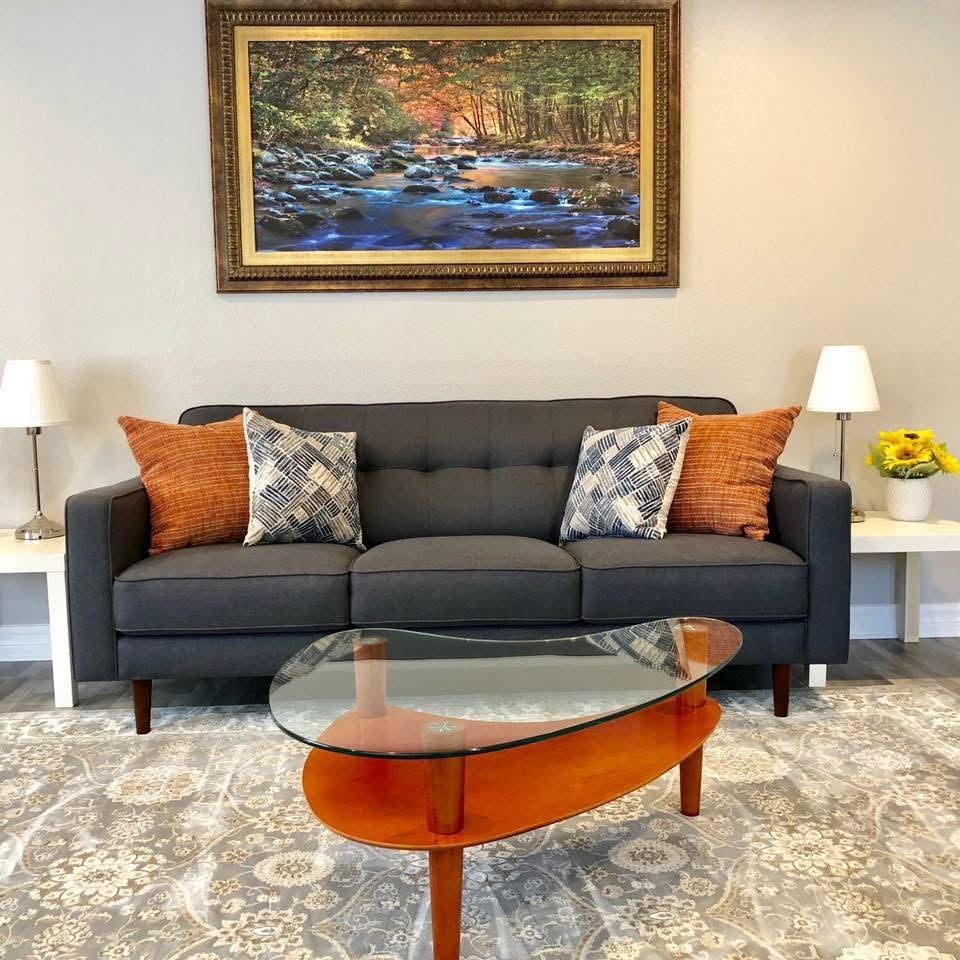 Listing photo 1 of 5