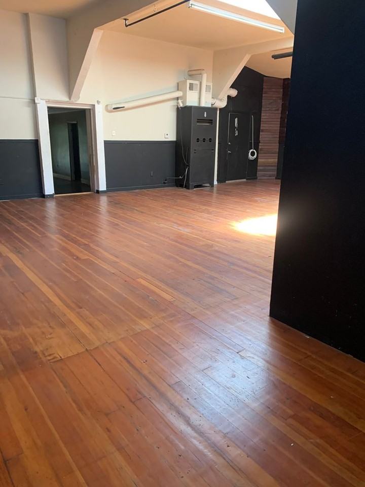 Listing photo 1 of 5