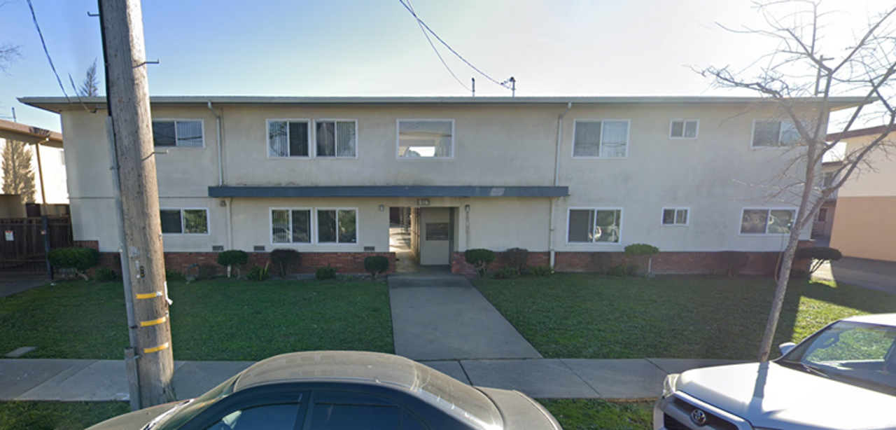 Listing photo 1 of 5