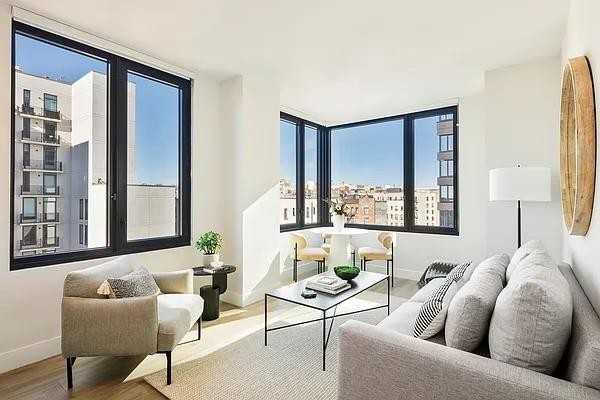 Listing photo 1 of 5