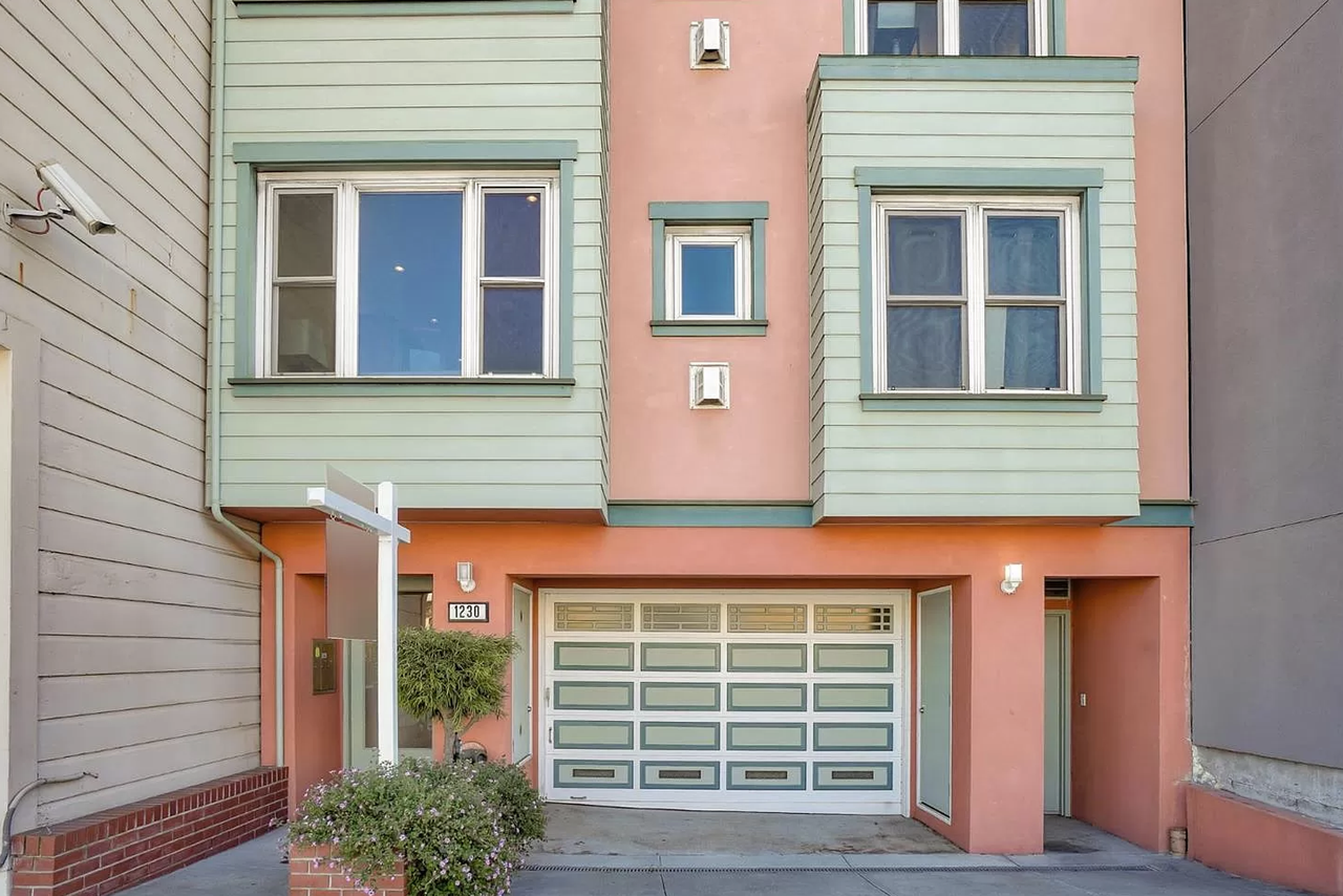 Listing photo 1 of 5