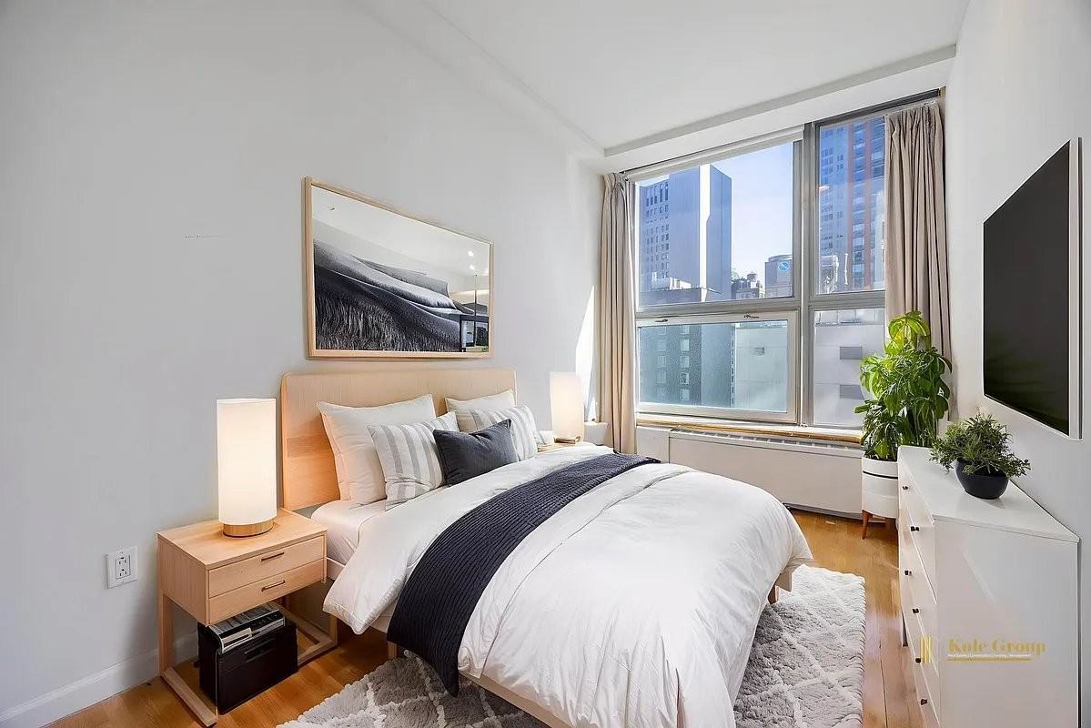 Listing photo 1 of 4