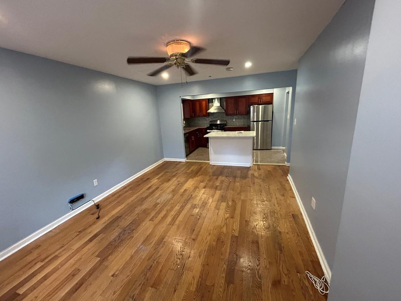 Listing photo 1 of 2