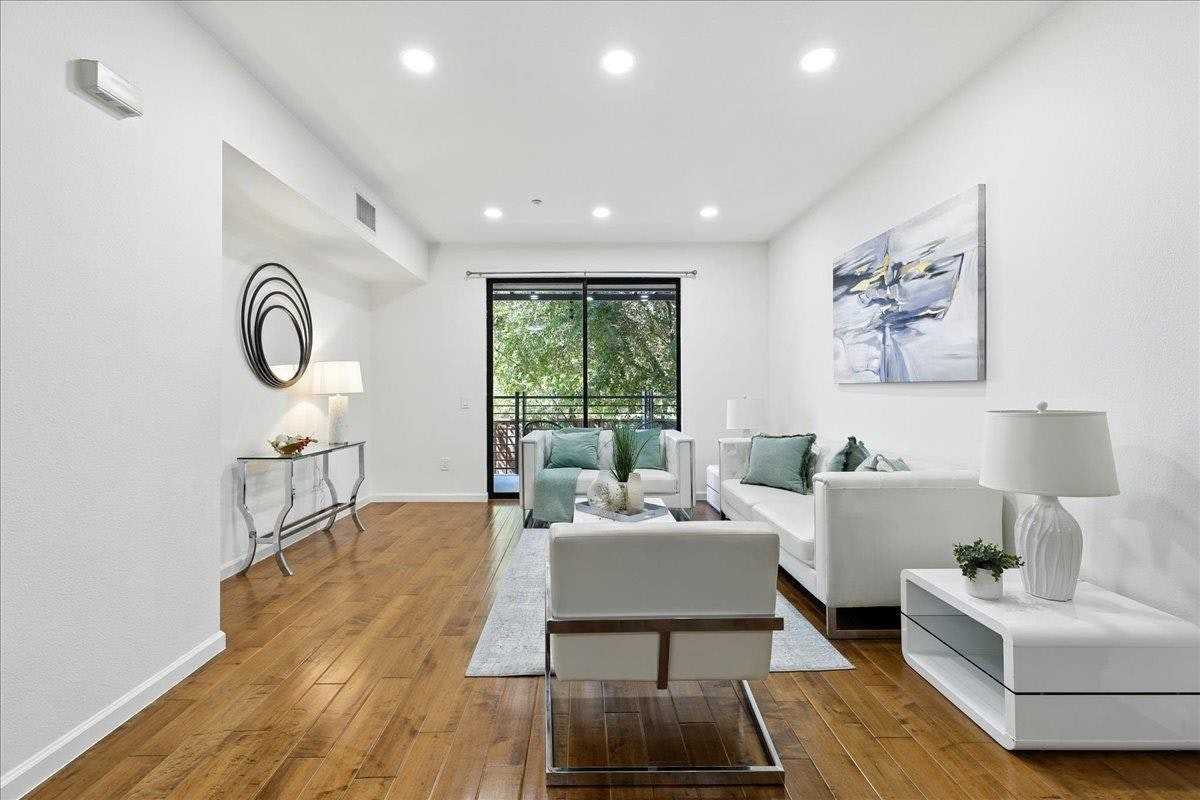 Listing photo 1 of 5