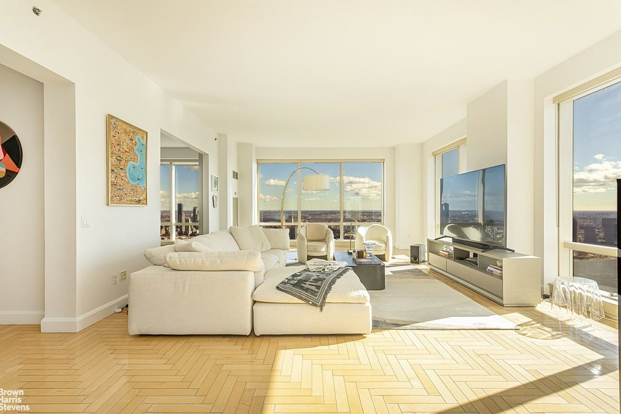 Listing photo 1 of 5