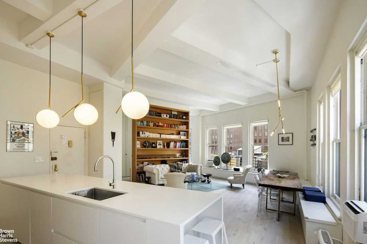 Listing photo 1 of 5