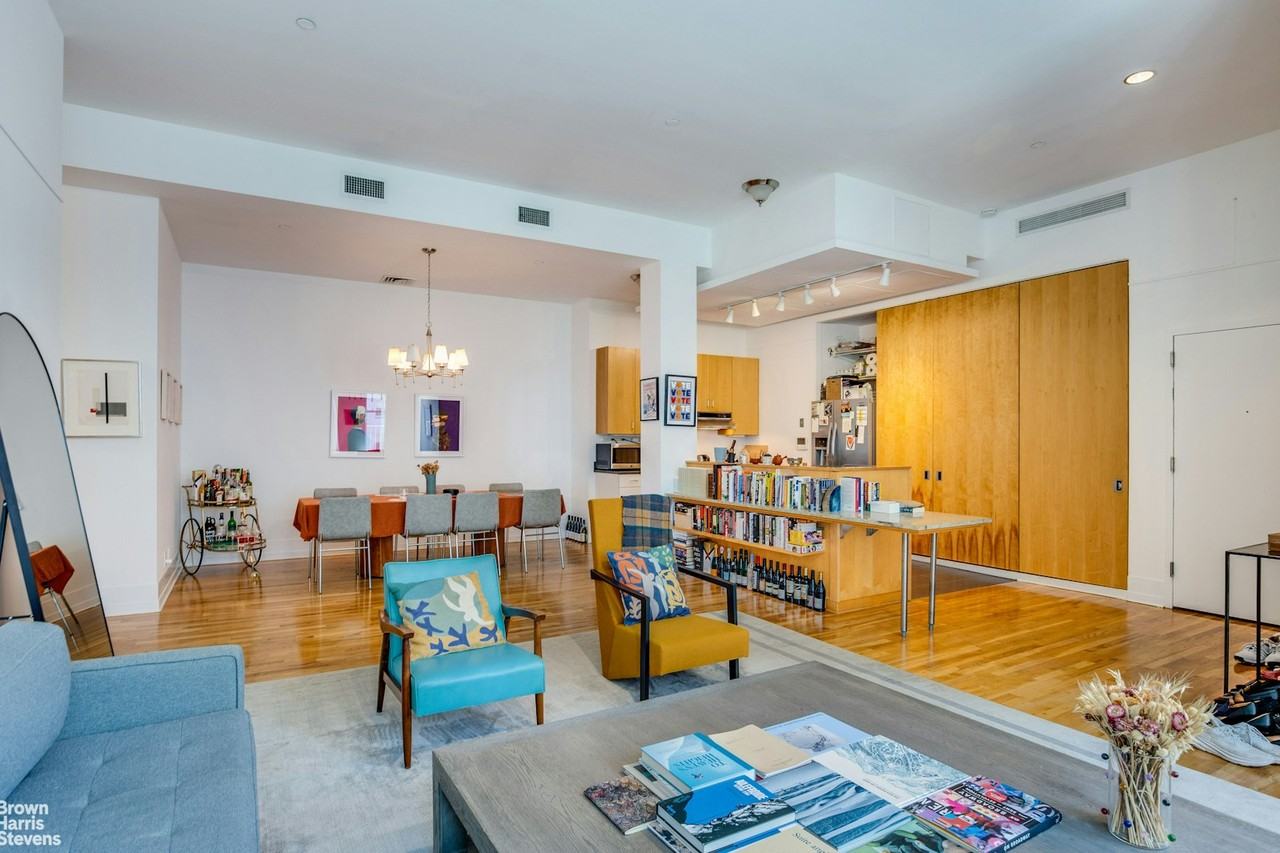 Listing photo 1 of 5