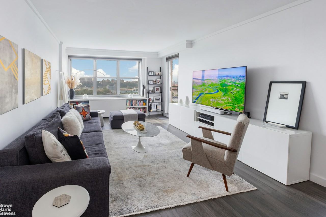 Listing photo 1 of 5