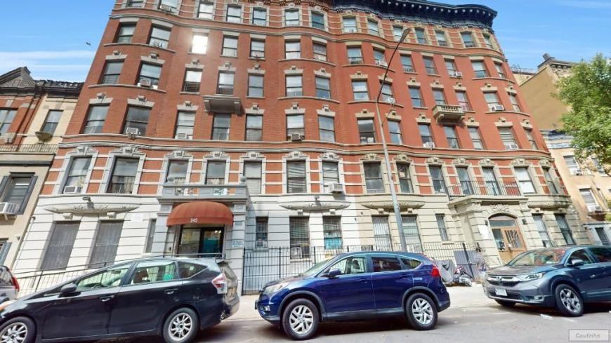 Listing photo 1 of 5