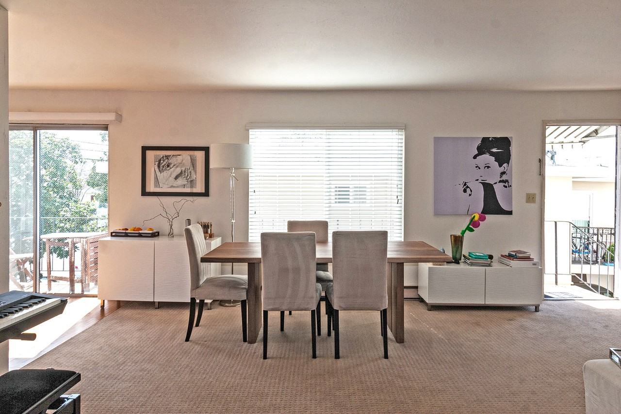 Listing photo 1 of 5