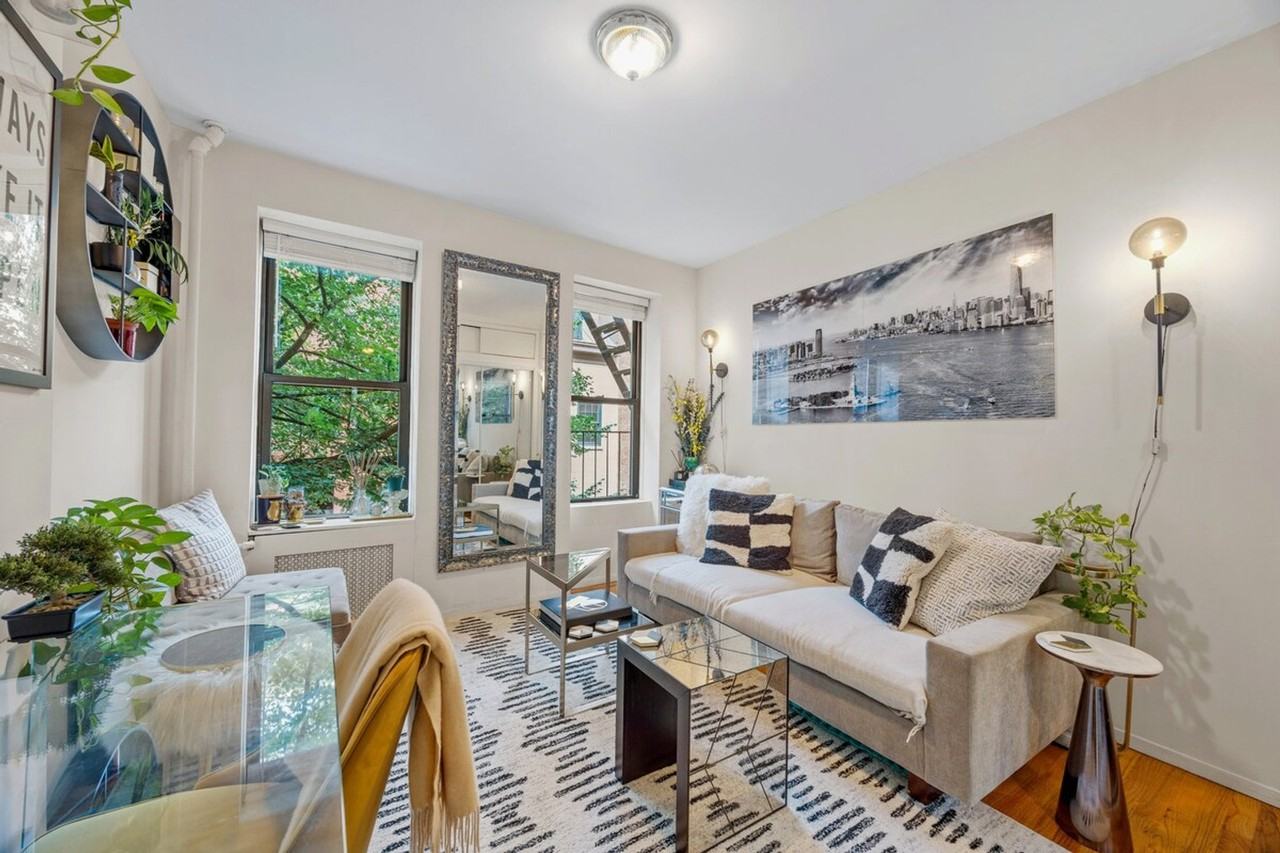 Listing photo 1 of 5