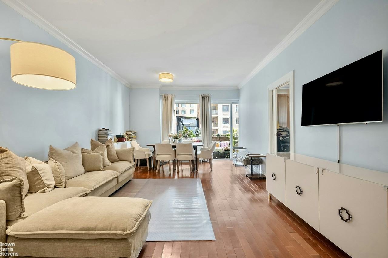 Listing photo 1 of 5