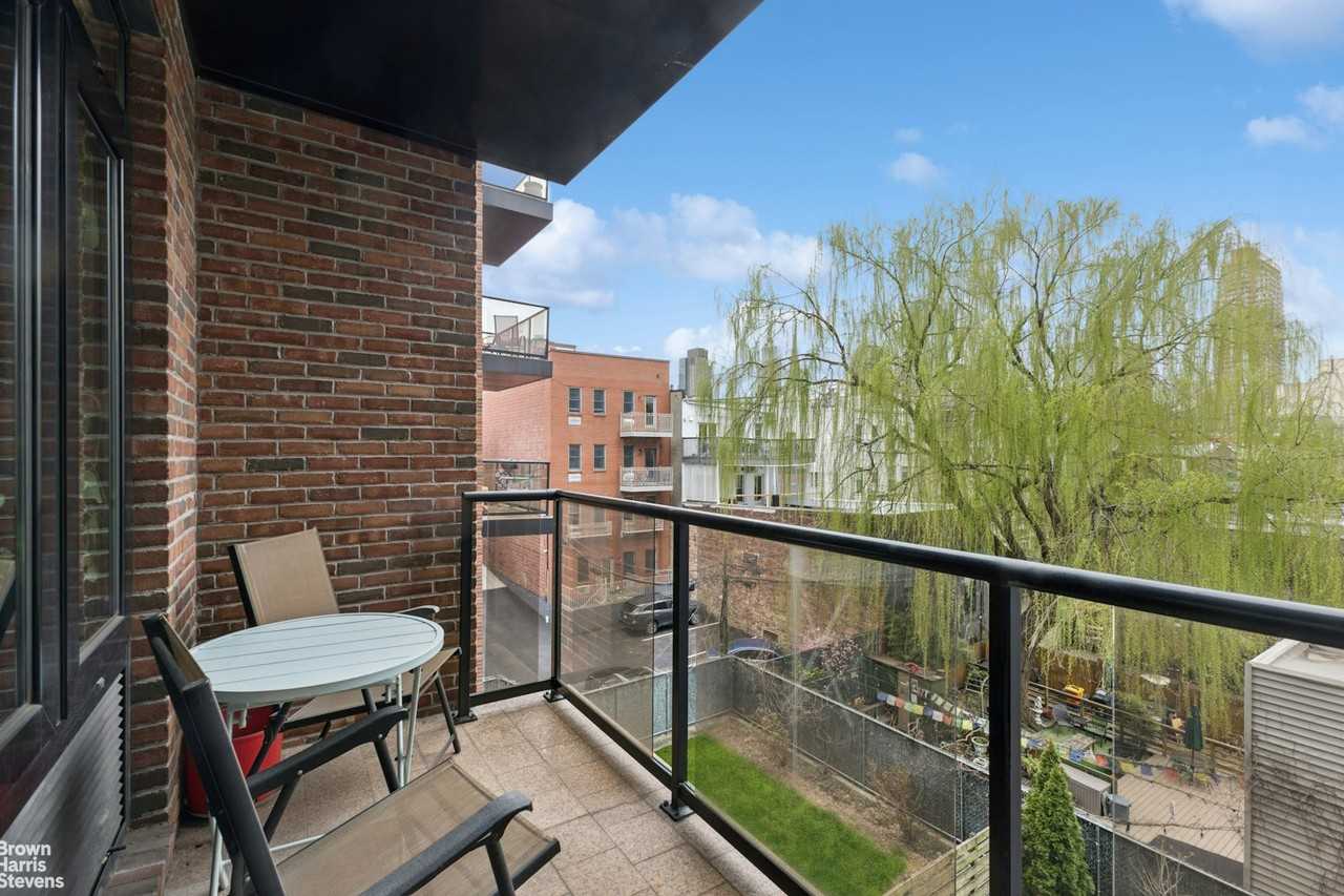 Listing photo 1 of 5