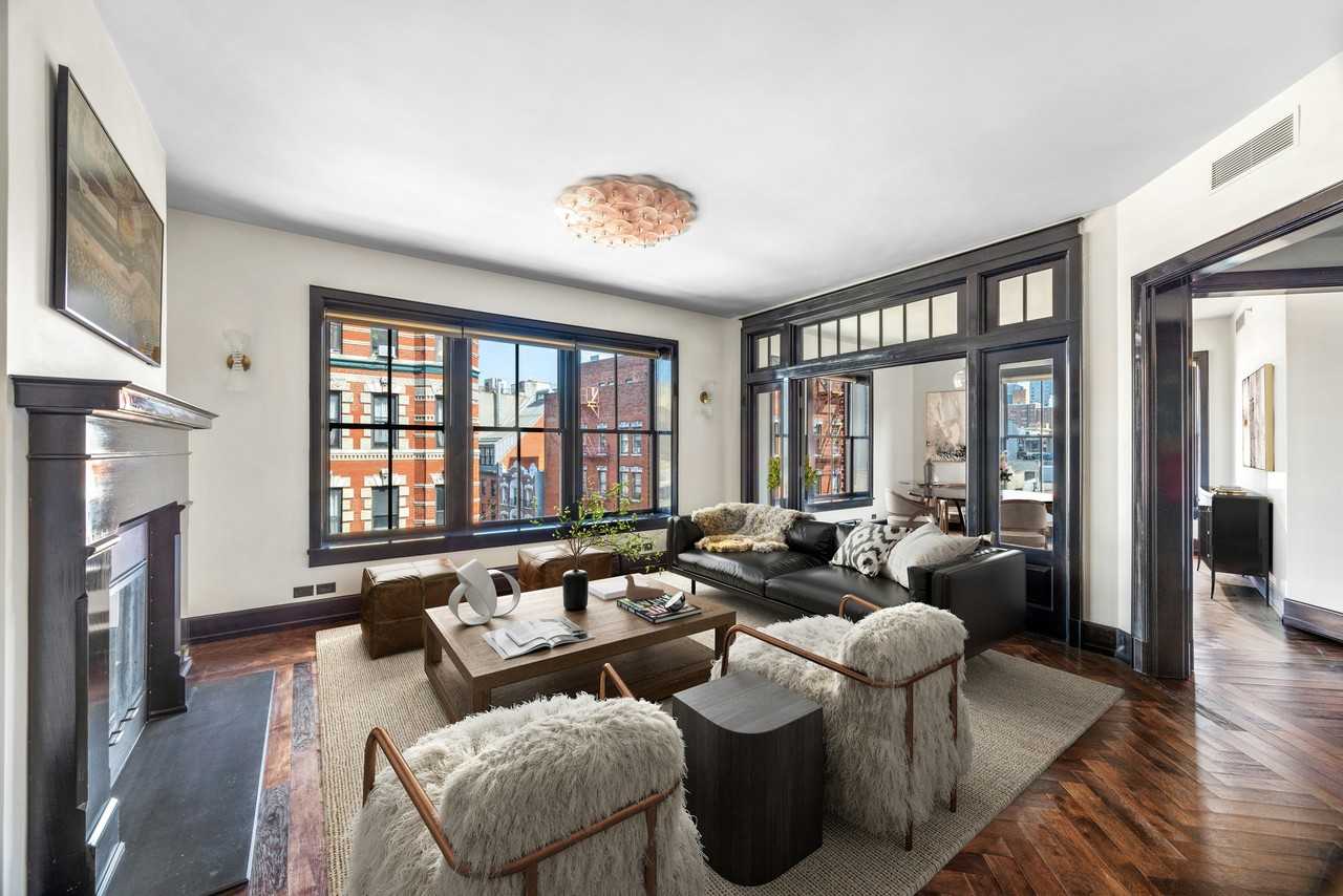 Listing photo 1 of 5