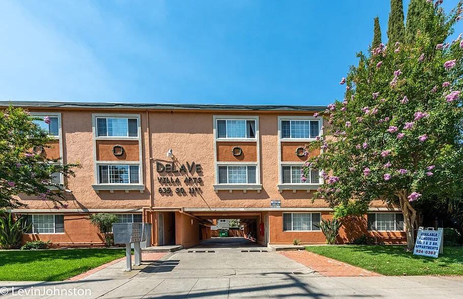 Listing photo 1 of 5