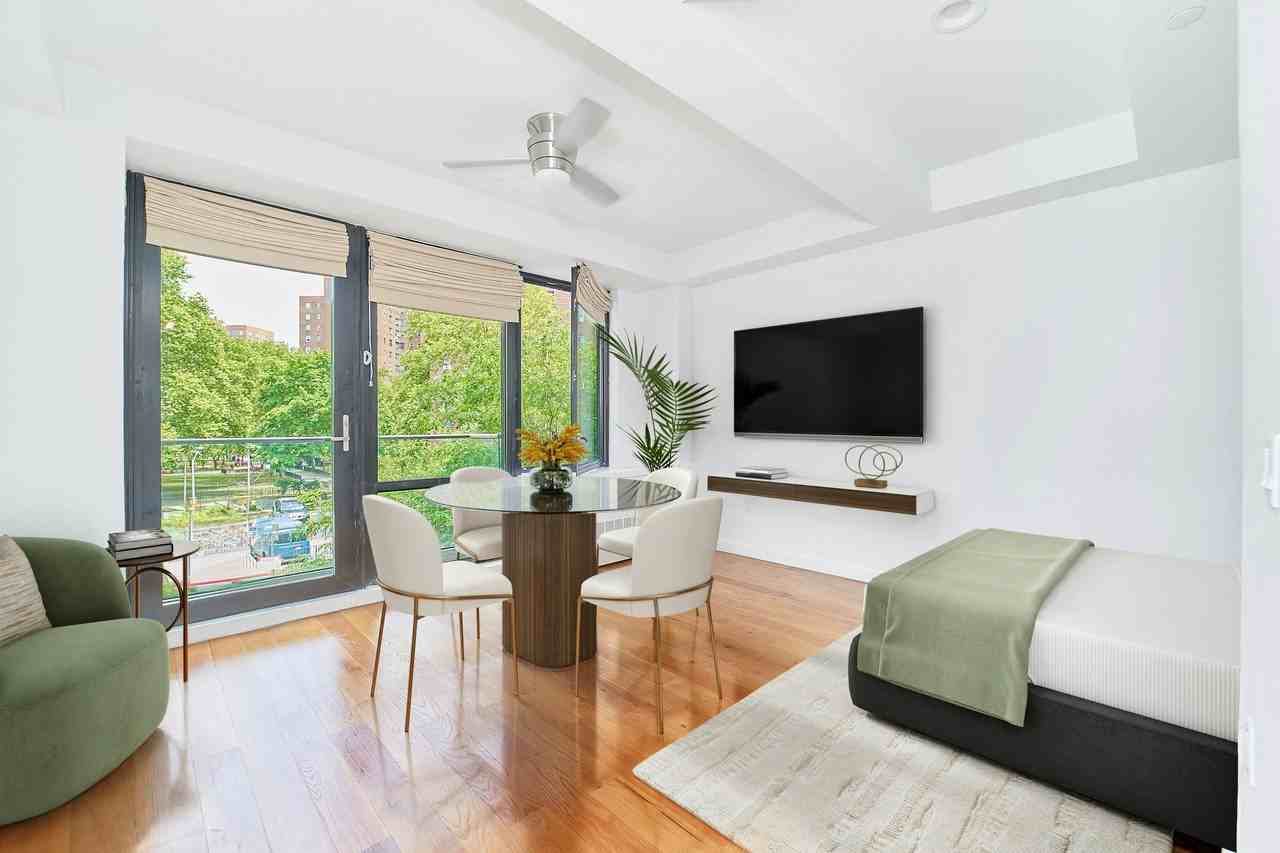 Listing photo 1 of 5