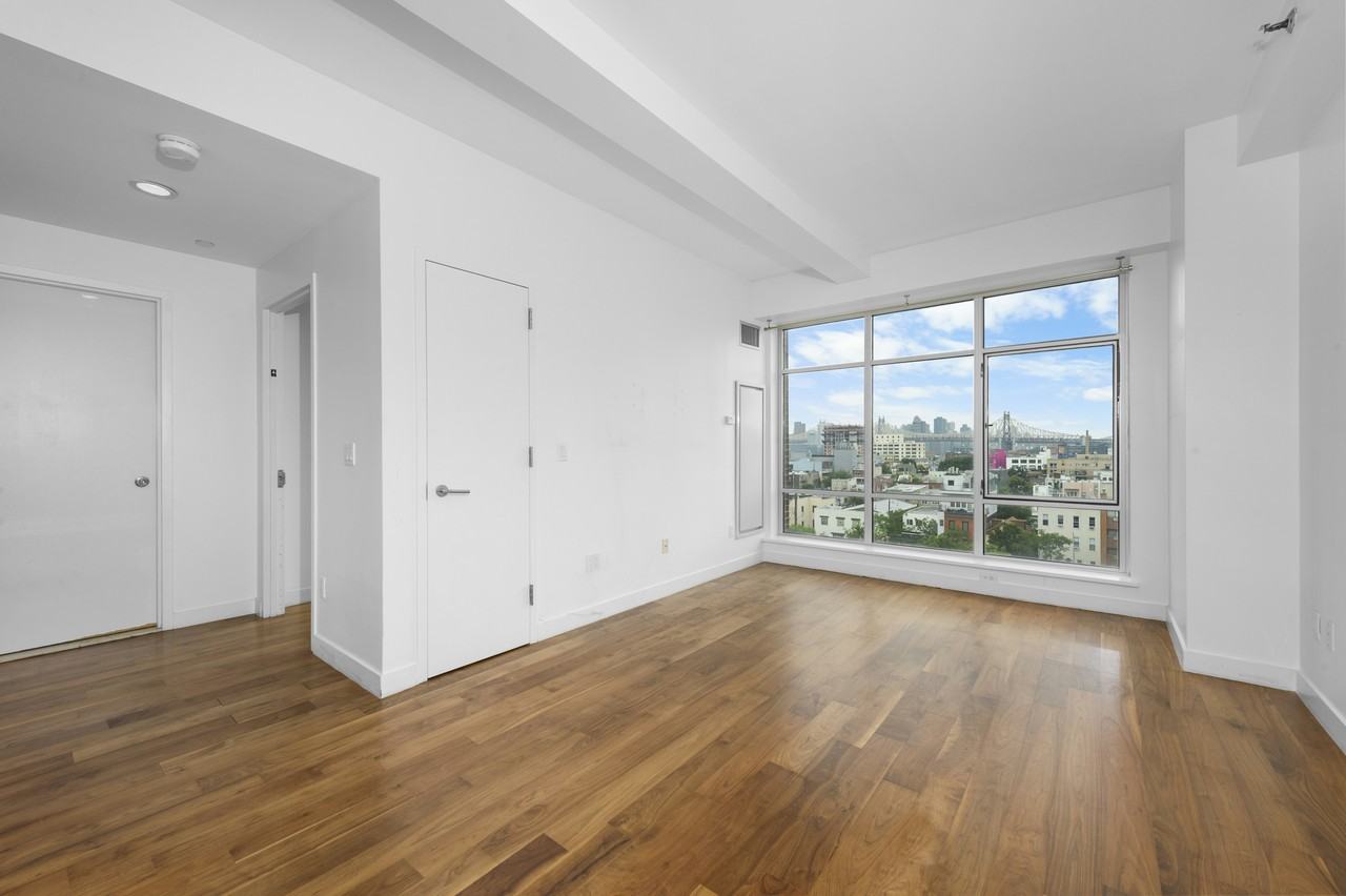 Listing photo 1 of 5