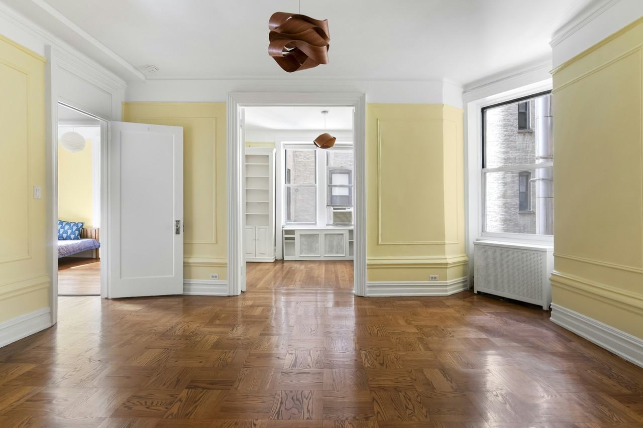 Listing photo 1 of 5