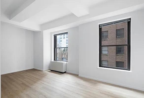 Listing photo 1 of 4