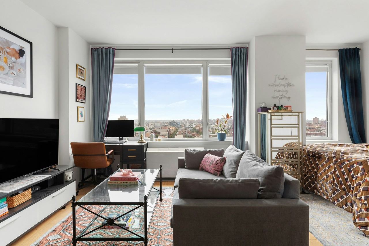 Listing photo 1 of 5