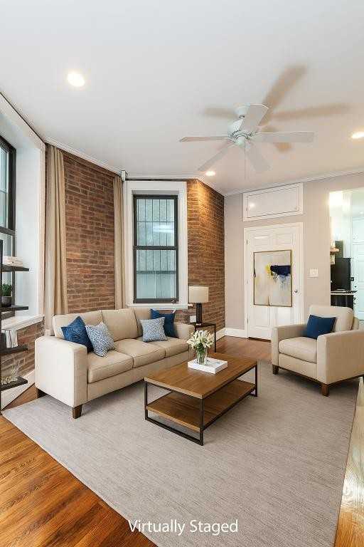 Listing photo 1 of 5
