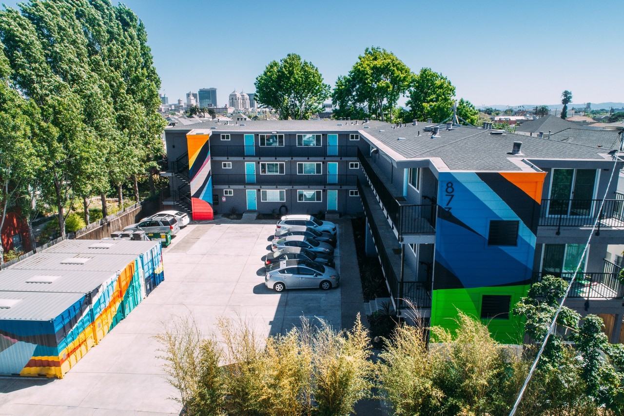 Listing photo 1 of 5