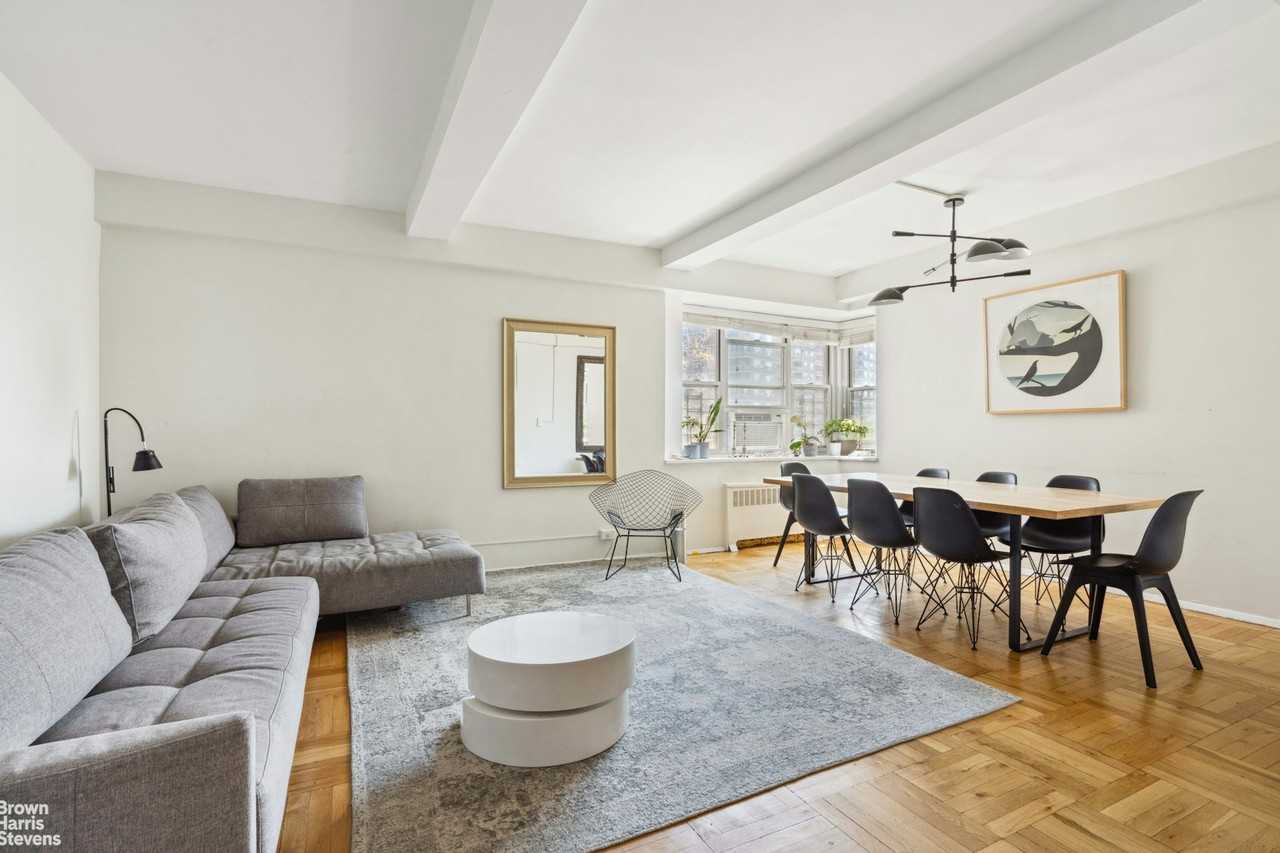 Listing photo 1 of 5