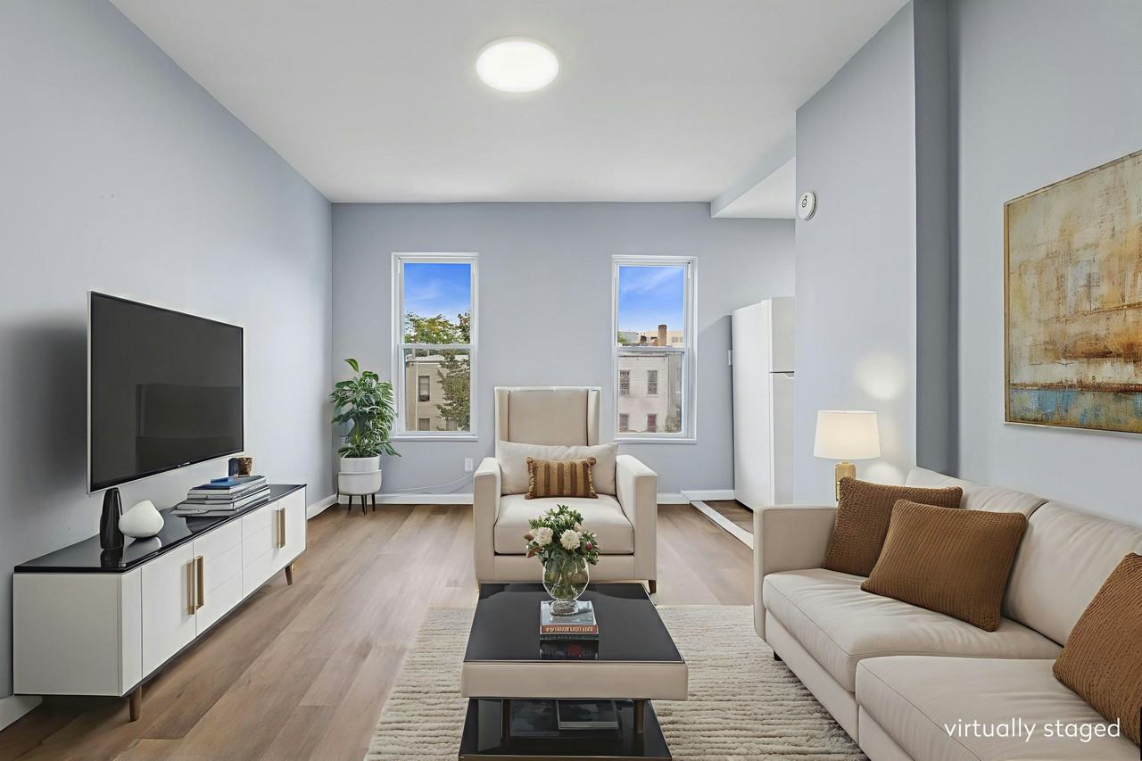 Listing photo 1 of 5