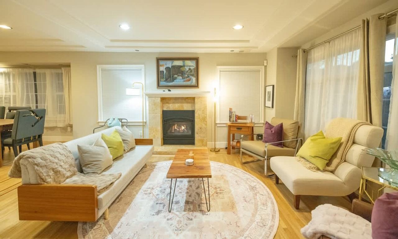 Listing photo 1 of 5