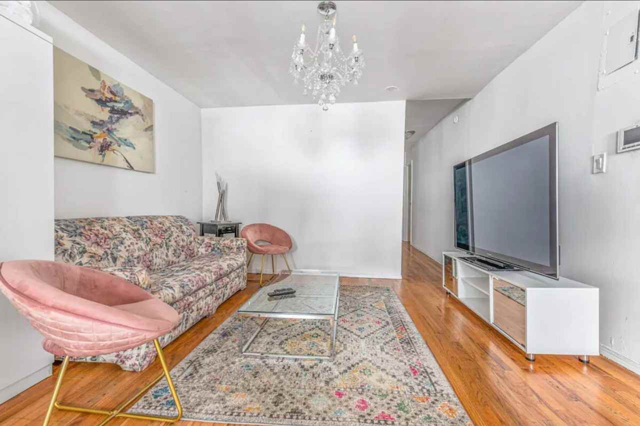 Listing photo 1 of 5