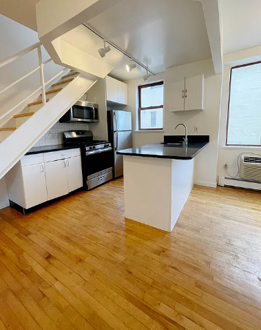 Listing photo 1 of 5