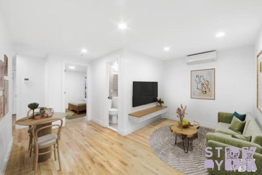 Listing photo 1 of 5