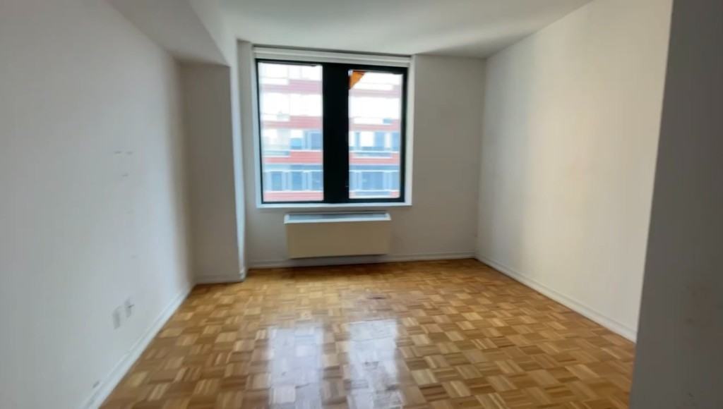 Listing photo 1 of 3