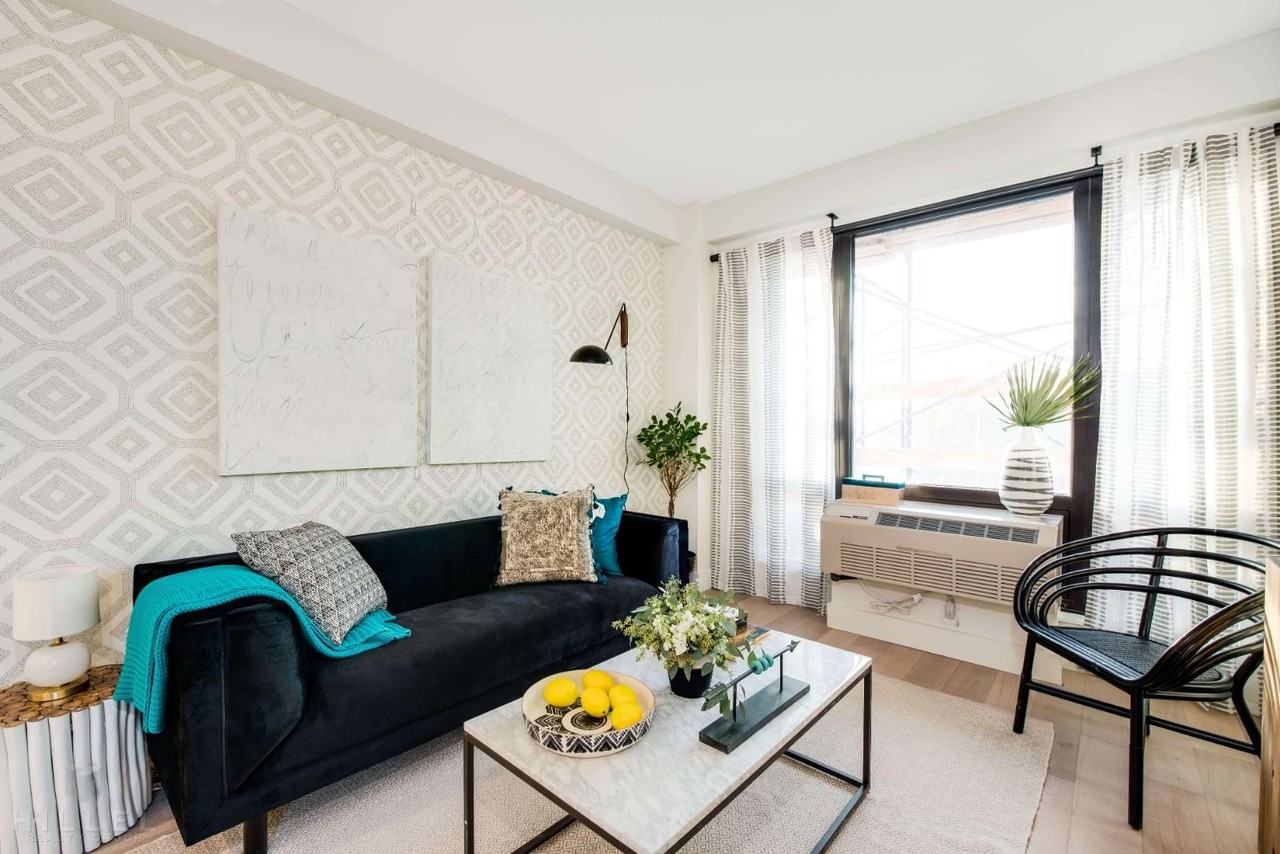 Listing photo 1 of 5