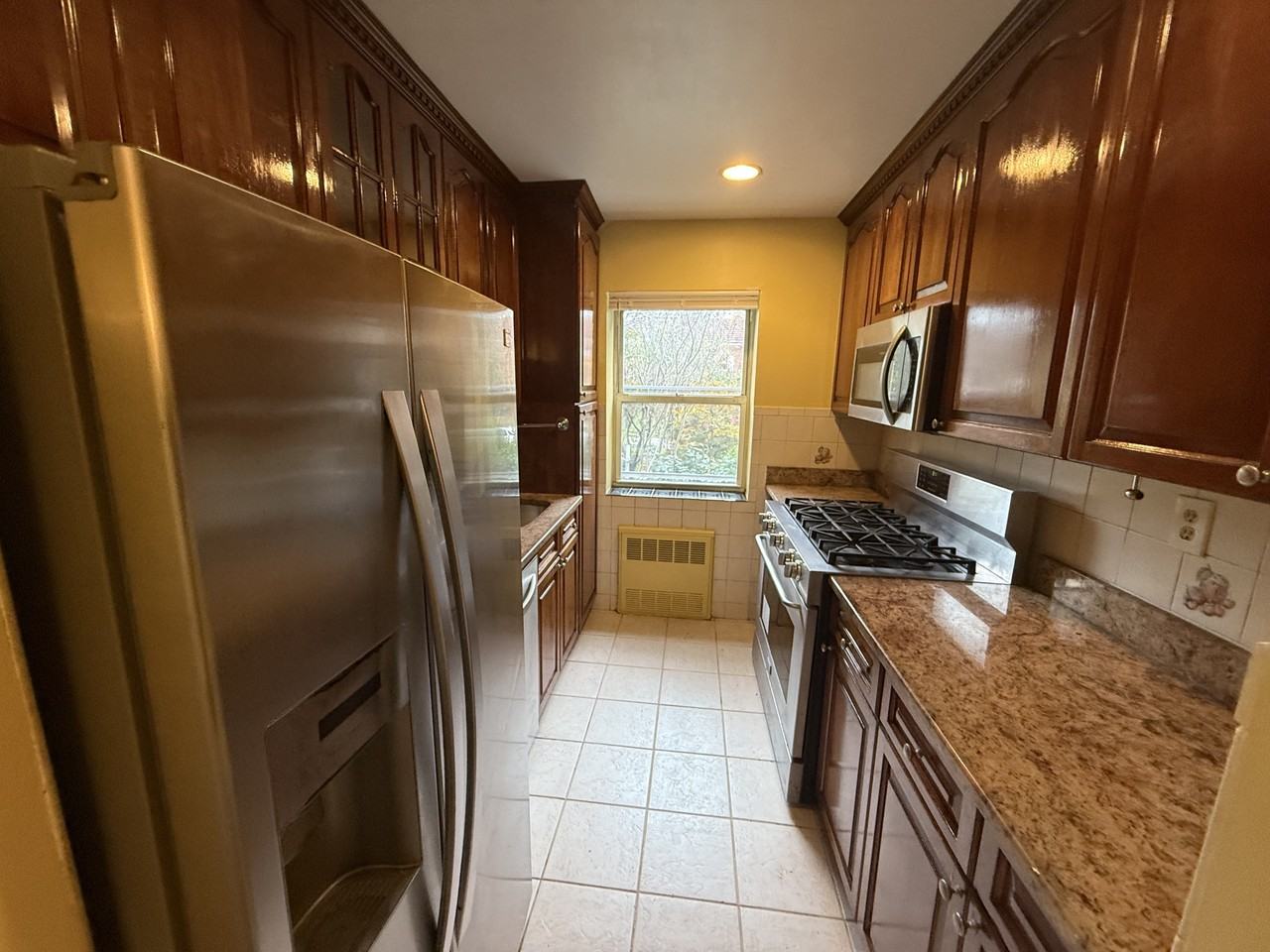 Listing photo 1 of 5