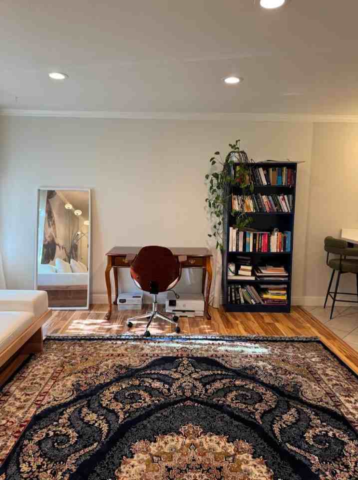 Listing photo 1 of 5