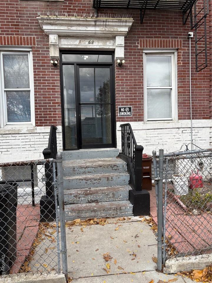 Listing photo 1 of 5