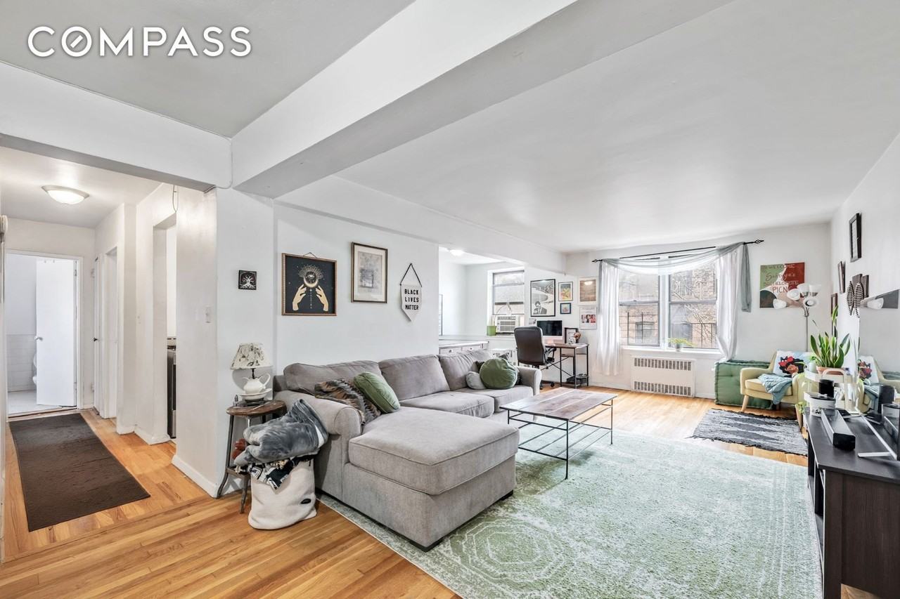 Listing photo 1 of 5