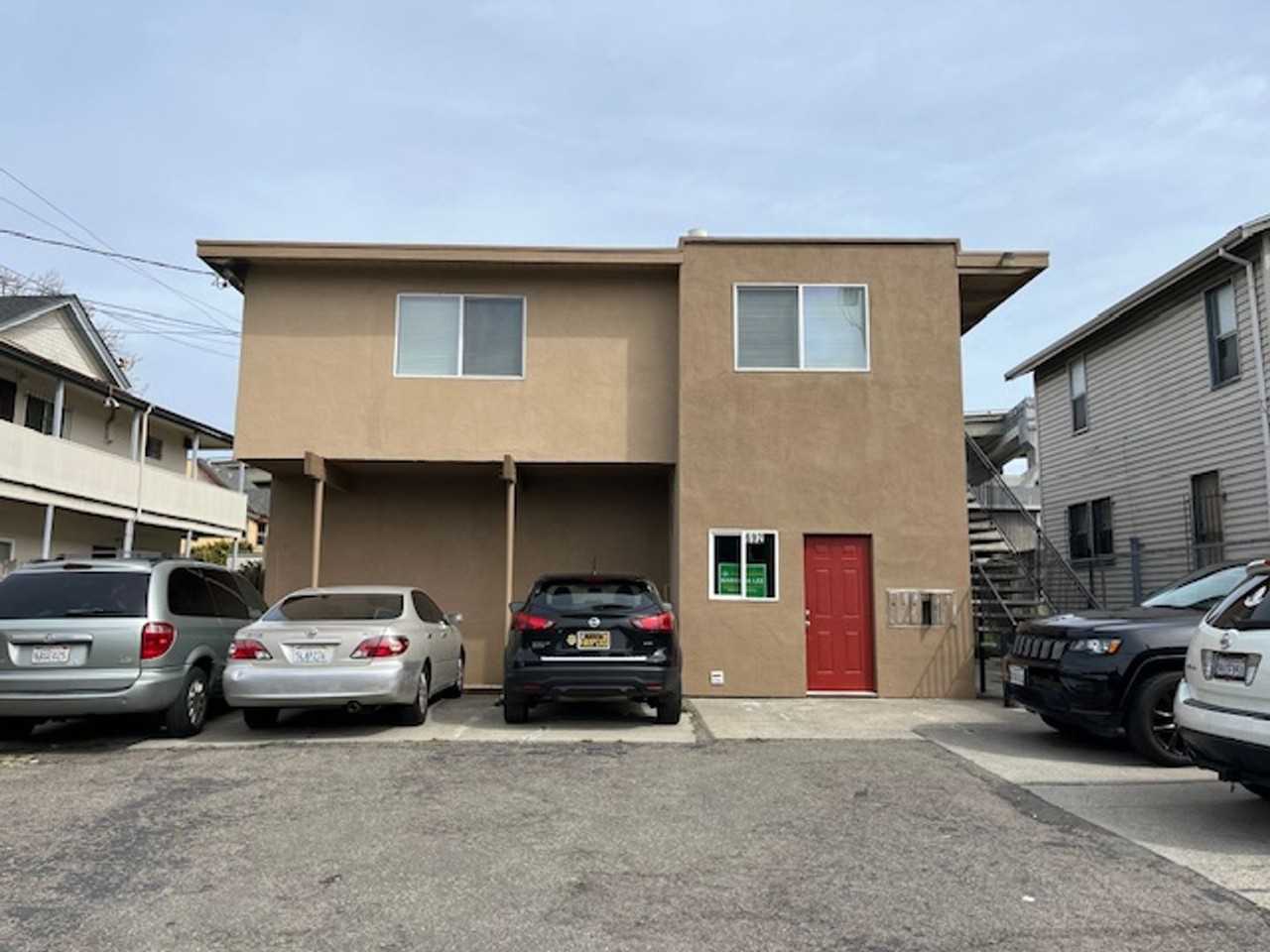 Listing photo 1 of 5