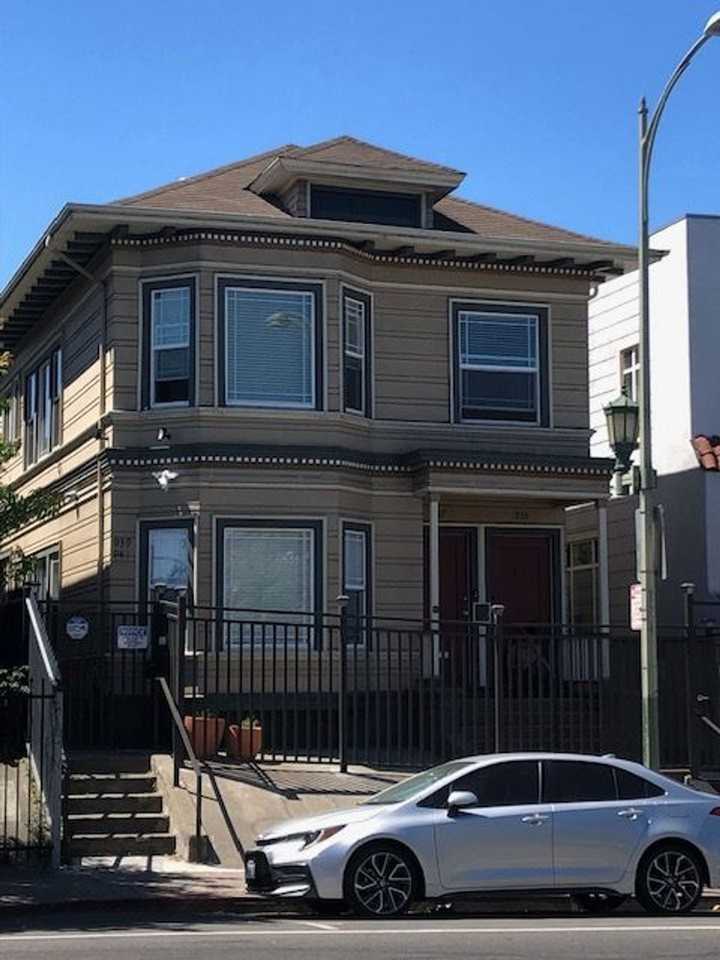 Listing photo 1 of 5