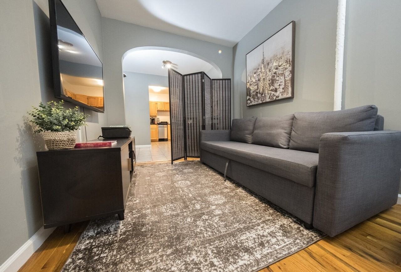 Listing photo 1 of 5