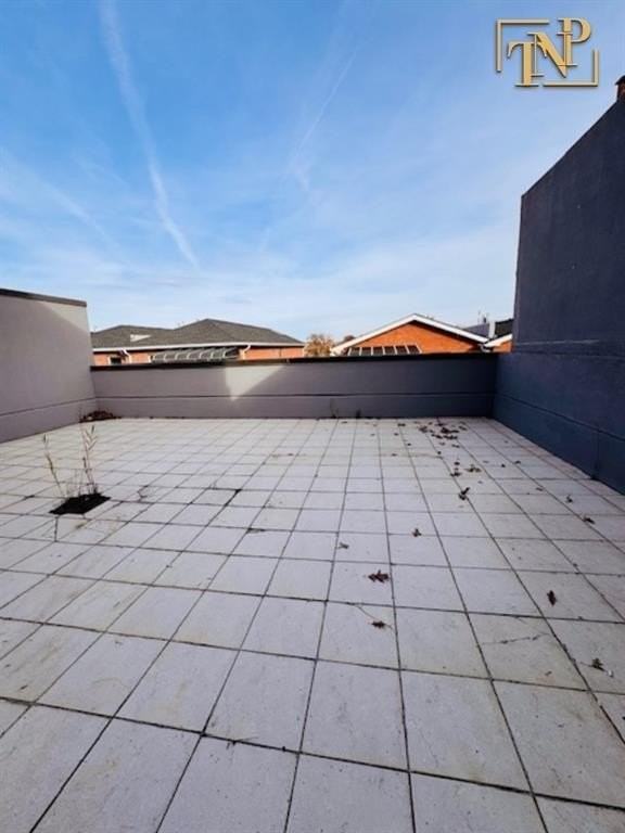 Listing photo 1 of 5